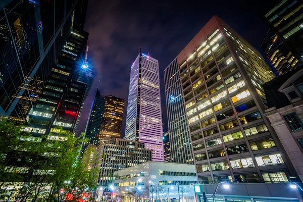 Modern skyscrapers at night, in downtown Toronto, Ontario. — Stock Photo, Image