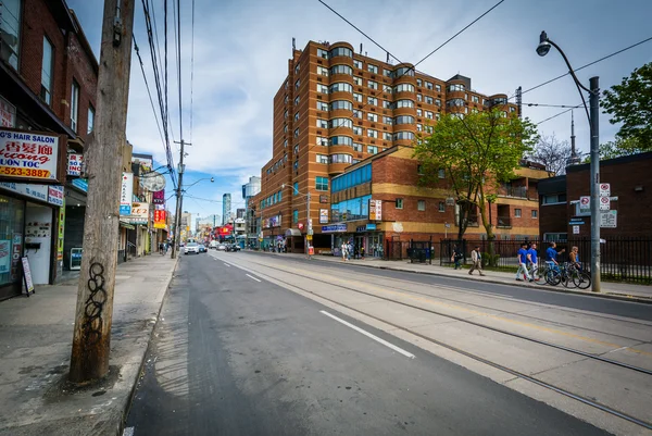 Dundas Street West in Chinatown, in Toronto, Ontario. — Stockfoto