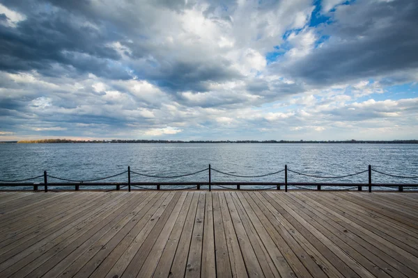 Vista do Lago Ontário no porto de Toronto, Ontário . — Fotografia de Stock