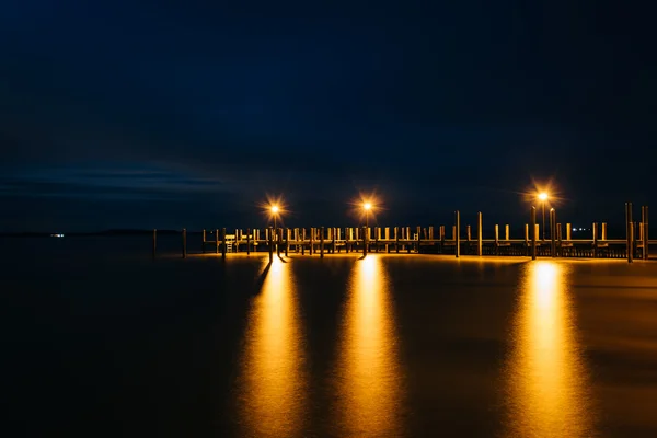 Pier na Baía de Chesapeake à noite, em Havre de Grace, Maryland — Fotografia de Stock
