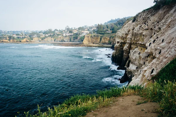 View of the rocky Pacific Coast in La Jolla, California. — Stock Photo, Image