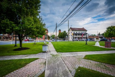 Şehir merkezinde yeni Oxford, Pennsylvania Meydanı'nda yürüyüş yolları.
