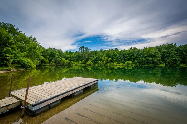 Dermaga di Danau Marburg, di Codorus State Park, Pennsylvania . — Stok Foto