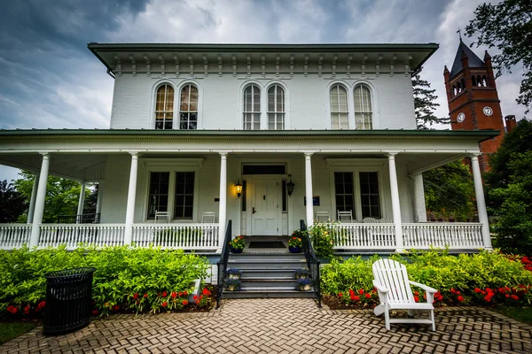 The Norris Wachob Alumni House, on the campus of Gettysburg Coll — Stock Photo, Image