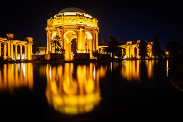 The Palace of Fine Arts at night, in San Francisco, California. — Stock Photo, Image