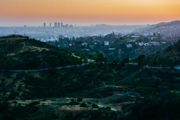Hollywood ve Griffith Park'ta Hills'te günbatımı, Gri görünümü — Stok fotoğraf