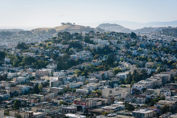 View of hills from Corona Heights Park, in San Francisco, Califo — Stock Photo, Image