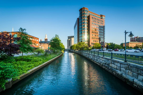 Modern binalar ve Providence nehir, şehir Providenc — Stok fotoğraf