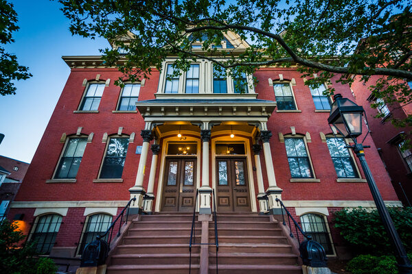 Дом Дуайта в Школе дизайна Род-Айленда в Нью-Йорке
