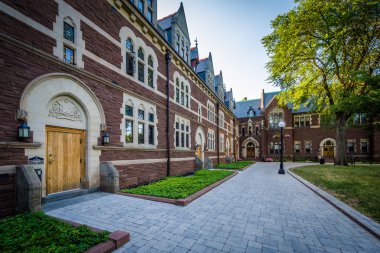 Geçit ve Trinity College, Hartf Long Walk binalar
