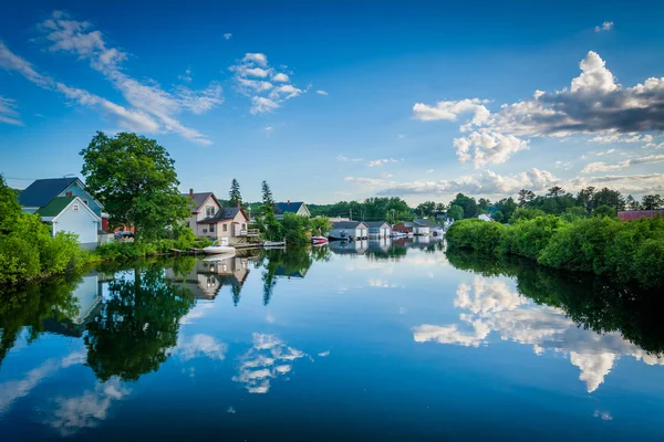 El río Winnipesaukee, en Laconia, New Hampshire . — Foto de Stock