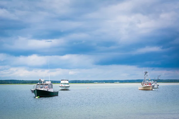 Boats in Hampton Harbor, in Hampton Beach, New Hampshire. — Stock Photo, Image