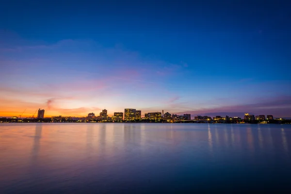 Pôr do sol sobre o rio Charles na Esplanada em Boston, Massac — Fotografia de Stock