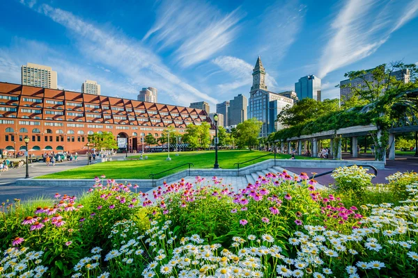 Taman di Christopher Columbus Waterfront Park di North End — Stok Foto