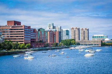 Cambridge fr Charles River binalarda botlara görünümünü