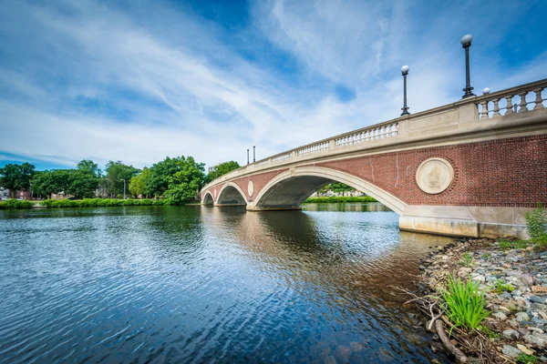 John W týdnů most a Charles River v Cambridge, Massachu — Stock fotografie