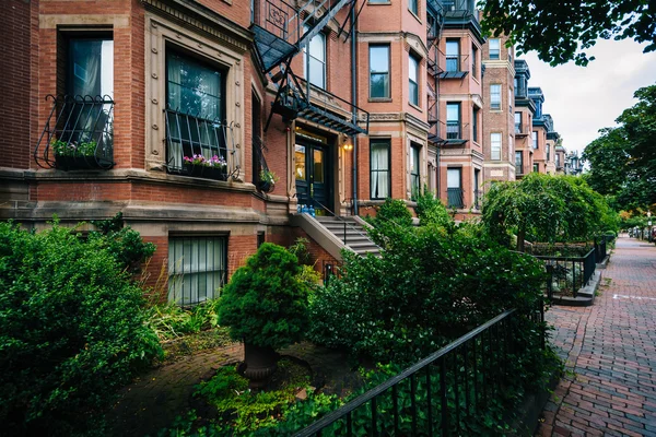Hermosas casas de ladrillo en Back Bay, Boston, Massachusetts . — Foto de Stock