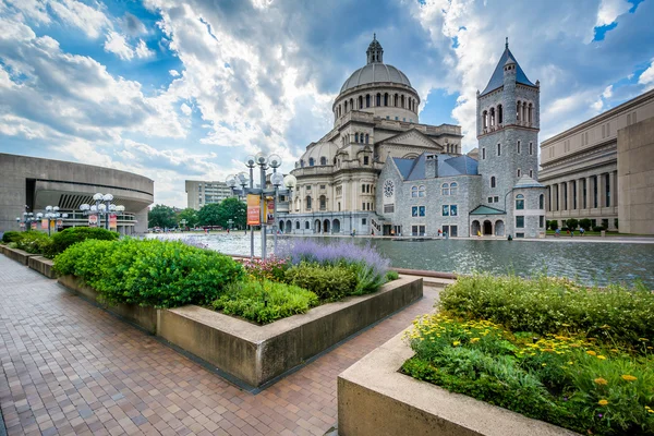 Gardens and the First Church of Christ, Scientist, in Boston, Ma — Stock Photo, Image