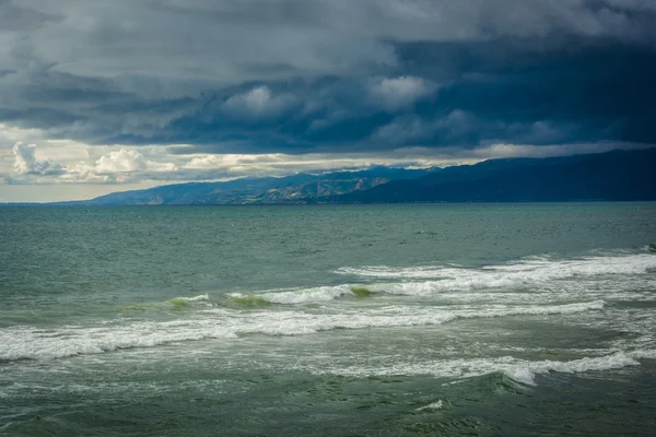 Fırtına bulutları Malibu ve Venedik'ten görülen Pasifik Okyanusu üzerinde — Stok fotoğraf