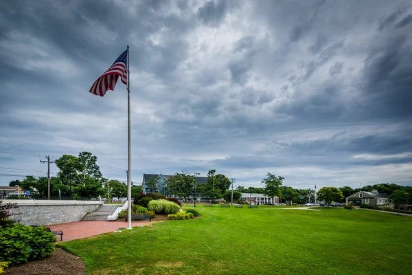 美国国旗在迈克尔 K.Aselton 纪念公园，在海恩尼斯，C — 图库照片