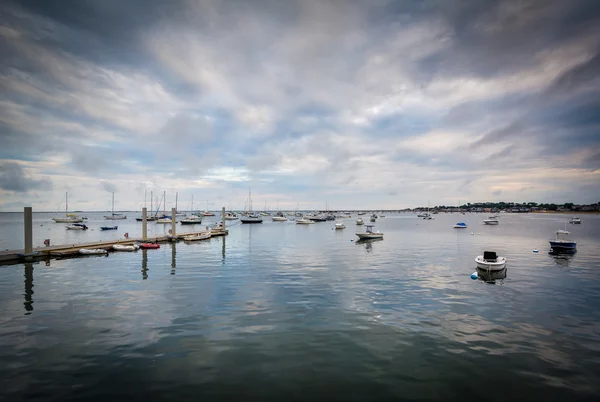 Boats in Provincetown Harbor, in Provincetown, Cape Cod, Massach — Stock Photo, Image