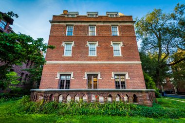 Dow Hall, New Haven, konektörüyle yılında Yale Üniversitesi kampüsünde