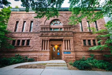 Yale Universi müzikal aletleri binasında topluluğu