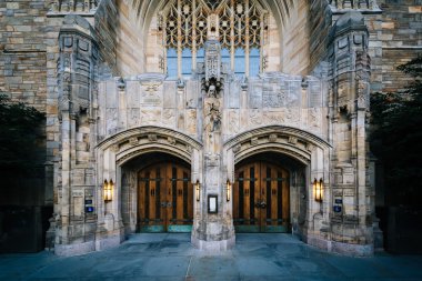 Sterling Memorial Kütüphane, Yale Üniversitesi, dış