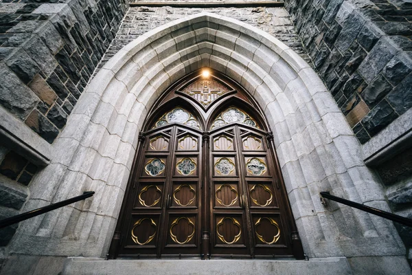 La entrada a la Iglesia de Santa María, en New Haven, Connecticut . — Foto de Stock