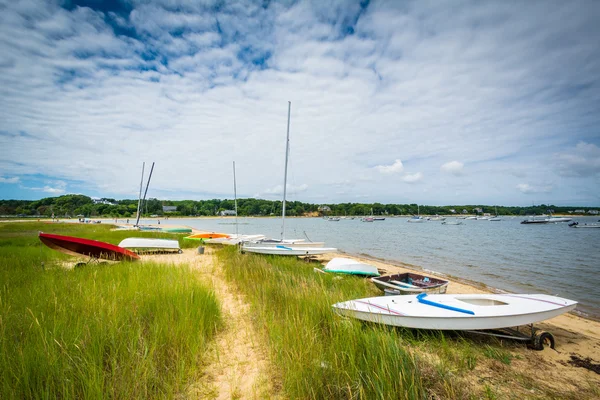 Boote am Strand, in chatham, Kap-Kabeljau, massachusetts. — Stockfoto