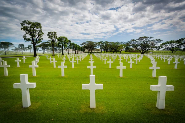 Graves op de Manilla American Cemetery and Memorial & Memorial, in Taguig, Me — Stockfoto