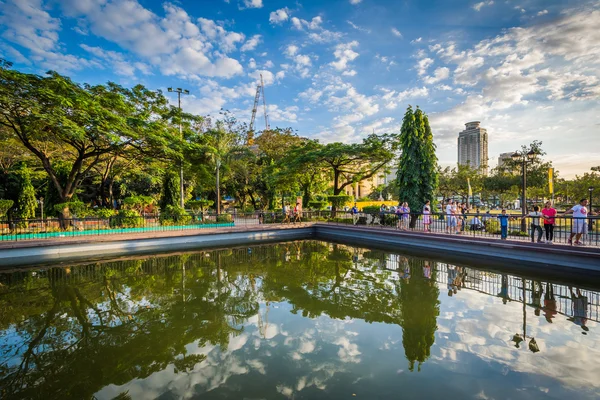 Gölet Rizal Park'ta Ermita, Manila, Filipinler. — Stok fotoğraf