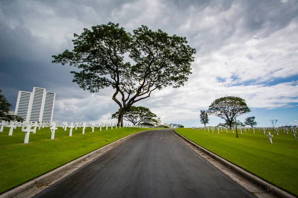 Weg bij de Manilla American Cemetery and Memorial & Memorial, in Taguig, Metr — Stockfoto