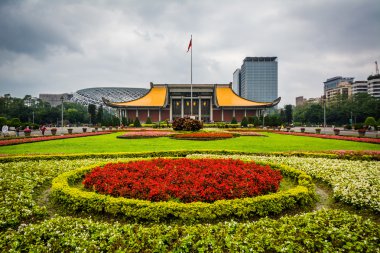 Bahçeleri ve ulusal Sun Yat-sen Memorial Hall Xinyi içinde 