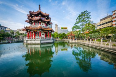 Tarihi bina ve su birikintisi 2/28 barış Park, Taipei, Tayvan