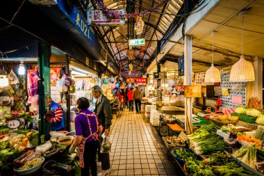 Dongsanshui Street Market, Wanhua District, Taipei, T