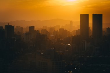 Haze binaların batımında, fil dağdan görüntülemek 