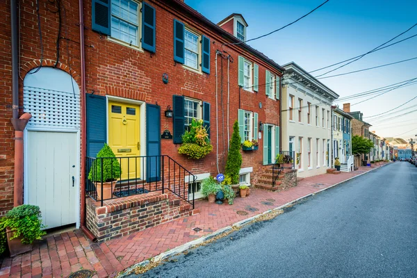 Casas históricas y una calle en Annapolis, Maryland . — Foto de Stock