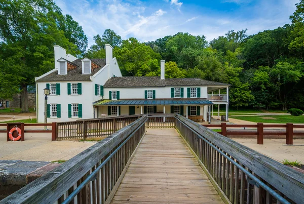 The Great Falls Tavern Visitor Center, at Chesapeake & Ohio Cana — Stock Photo, Image