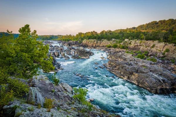 View of rapids in the Potomac River at sunset, at Great Falls Pa — Stock Photo, Image