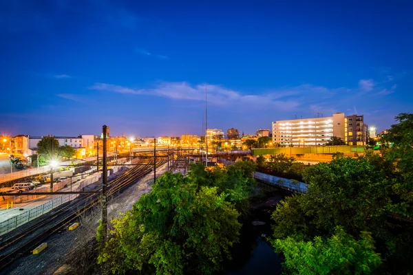 ジョーンズの滝とハワード通りから見た夜は、鉄道の操車場 — ストック写真