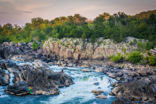 View of rapids in the Potomac River at sunset, at Great Falls Pa — Stock Photo, Image