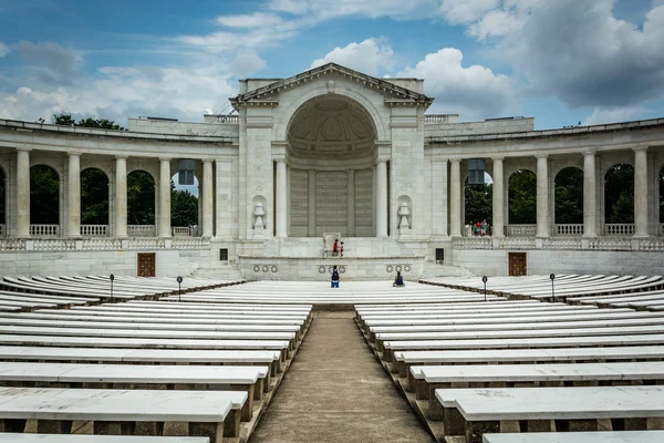 L'amphithéâtre commémoratif d'Arlington au cimetière national d'Arlington — Photo