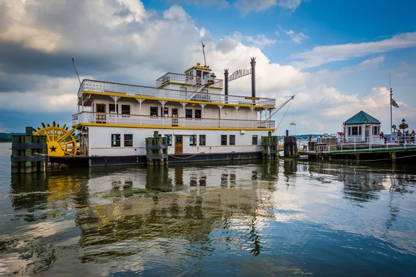 Kiraz çiçeği Riverboat Potomac Nehri'nde, Mısır — Stok fotoğraf