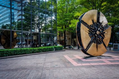 Heykel ve modern şehir dışına Charlotte, Kuzey Carolin bina