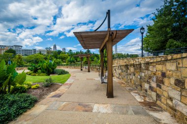 Geçit, tezgah ve Elizabeth, Char Elizabeth Parkı'ndaki bahçeler