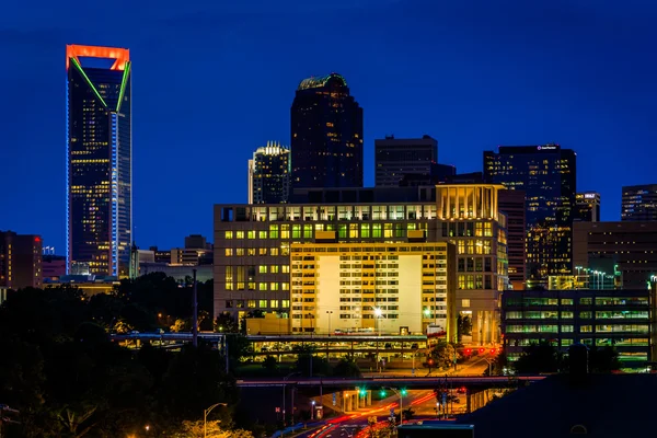 View of the skyline of Uptown at night, in Charlotte, North Caro — Stock Photo, Image