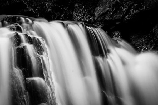 Detalles de Kilgore Falls, en Rocks State Park, Maryland . — Foto de Stock