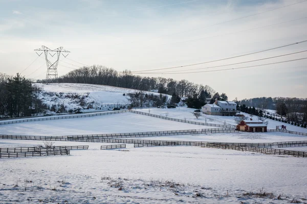 Winter view of snow covered farm in rural Carroll County, Maryla — Stock Photo, Image