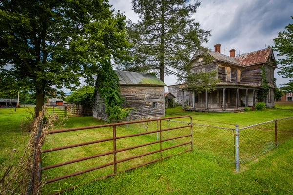 Elhagyott ház Elkton, a Virginia Shenandoah Valley. — Stock Fotó